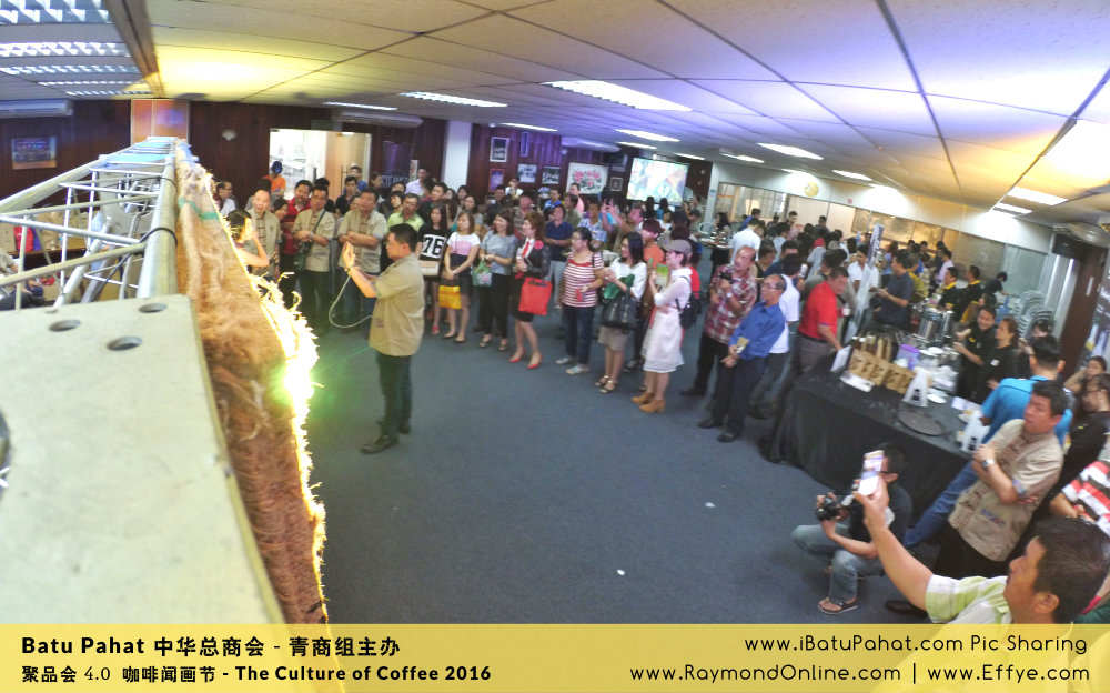 Raymond Ong Effye Ang RaymondOnline Raymond Online EffyeAng Effye Ang 王家豪 洪思莹 中华总商会 青商组 咖啡文化节 culture of coffee at Malaysia - Effye Media Online Advertising Web Dev C05