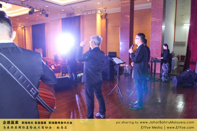 企迹赢家 职场转化 彰显国度 职场服侍奋兴大会 CBMC Malaysia Christian Business and Marketplace Cennection 马来西亚国际基督徒工商协会 唱诗歌 Group Photo at Johor Bahru Malaysia A04