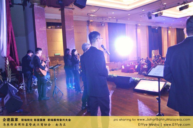 企迹赢家 职场转化 彰显国度 职场服侍奋兴大会 CBMC Malaysia Christian Business and Marketplace Cennection 马来西亚国际基督徒工商协会 唱诗歌 Group Photo at Johor Bahru Malaysia A05