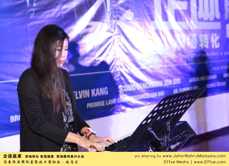 企迹赢家 职场转化 彰显国度 职场服侍奋兴大会 CBMC Malaysia Christian Business and Marketplace Cennection 马来西亚国际基督徒工商协会 唱诗歌 Group Photo at Johor Bahru Malaysia A27