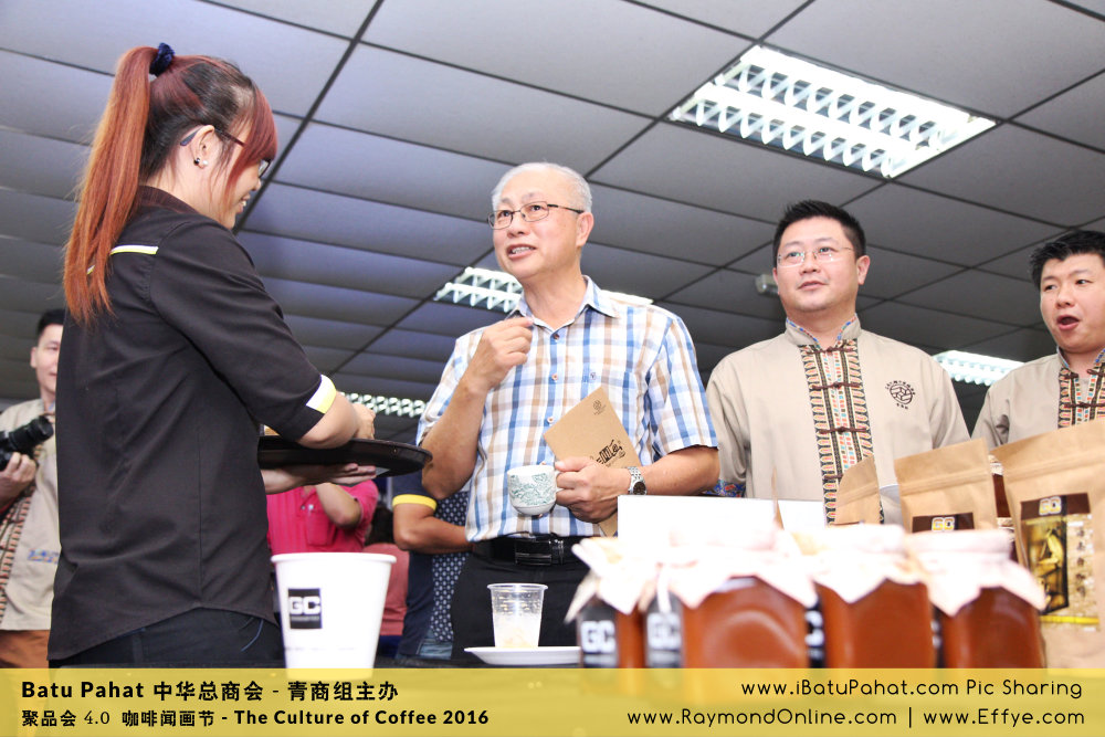 Raymond Ong Effye Ang RaymondOnline Raymond Online EffyeAng Effye Ang 王家豪 洪思莹 中华总商会 青商组 咖啡文化节 culture of coffee at Malaysia - Effye Media Online Advertising Web Dev D32