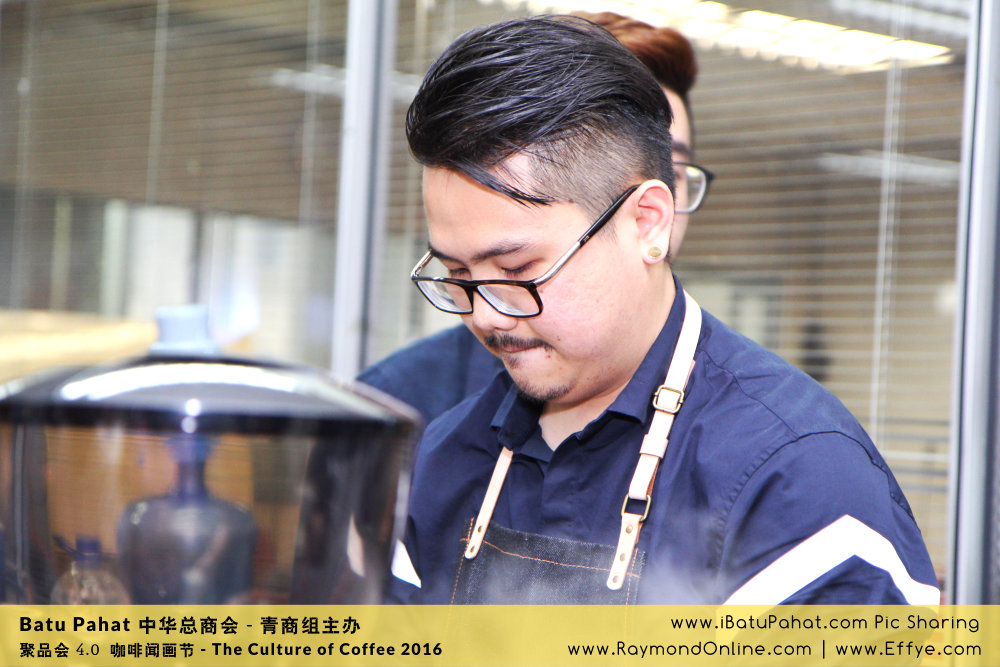 Raymond Ong Effye Ang RaymondOnline Raymond Online EffyeAng Effye Ang 王家豪 洪思莹 中华总商会 青商组 咖啡文化节 culture of coffee at Malaysia - Effye Media Online Advertising Web Dev D35