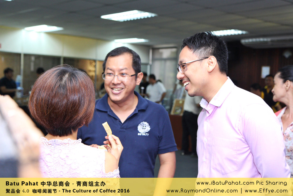 Raymond Ong Effye Ang RaymondOnline Raymond Online EffyeAng Effye Ang 王家豪 洪思莹 中华总商会 青商组 咖啡文化节 culture of coffee at Malaysia - Effye Media Online Advertising Web Dev D43