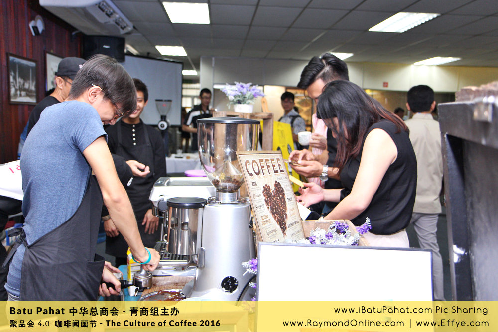 Raymond Ong Effye Ang RaymondOnline Raymond Online EffyeAng Effye Ang 王家豪 洪思莹 中华总商会 青商组 咖啡文化节 culture of coffee at Malaysia - Effye Media Online Advertising Web Dev D45