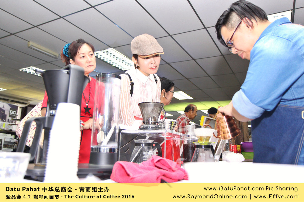 Raymond Ong Effye Ang RaymondOnline Raymond Online EffyeAng Effye Ang 王家豪 洪思莹 中华总商会 青商组 咖啡文化节 culture of coffee at Malaysia - Effye Media Online Advertising Web Dev D84