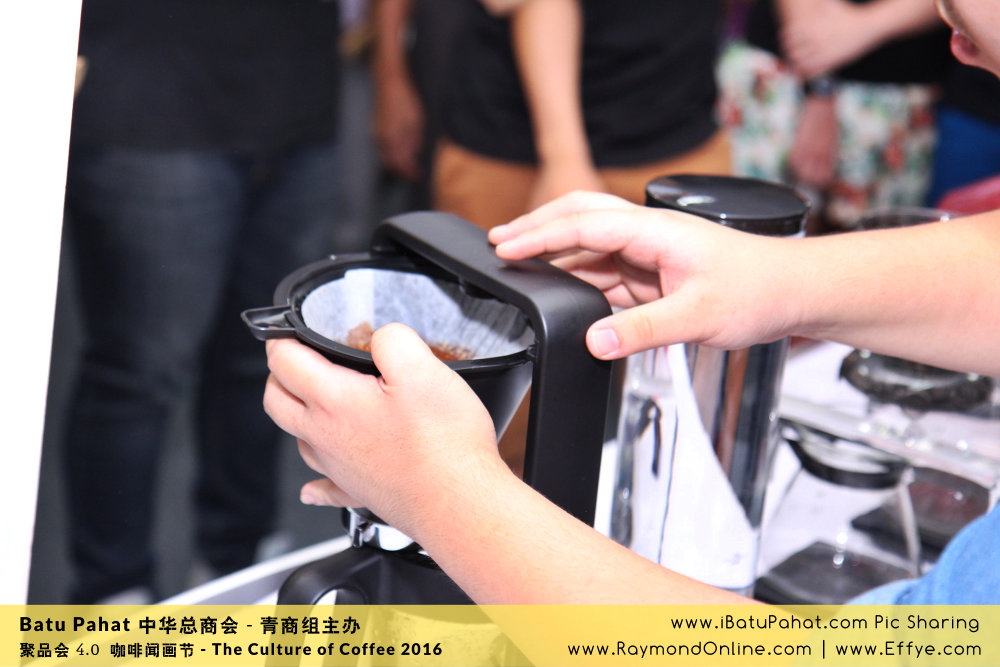 Raymond Ong Effye Ang RaymondOnline Raymond Online EffyeAng Effye Ang 王家豪 洪思莹 中华总商会 青商组 咖啡文化节 culture of coffee at Malaysia - Effye Media Online Advertising Web Dev D08