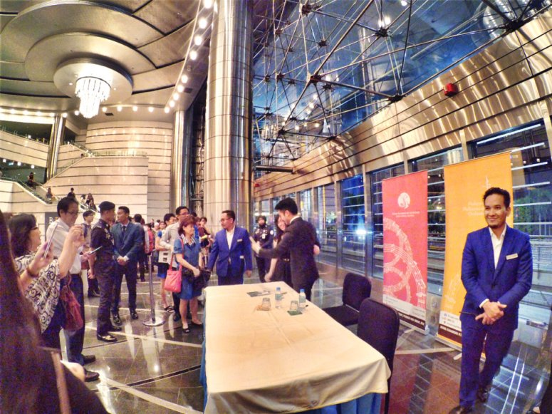 malaysia-kuala-lumpur-concert-beethoven-malaysian-philharmonic-orchestra-and-conductor-gabor-takacs-nagy-and-violin-ray-chen-beethoven-violin-cencerto-in-d-major-op61-a32-great-music