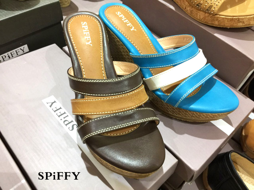 spiffy-shoes-flash-sales-at-johor-bahru-malaysia-nov-2016-men-shoes-girl-shoes-children-shoes-high-heels-wedges-%e6%9f%94%e4%bd%9b%e6%96%b0%e5%b1%b1%e5%8c%baspiffy%e9%9e%8b%e5%ad%90%e9%97%aa%e7%94%b5