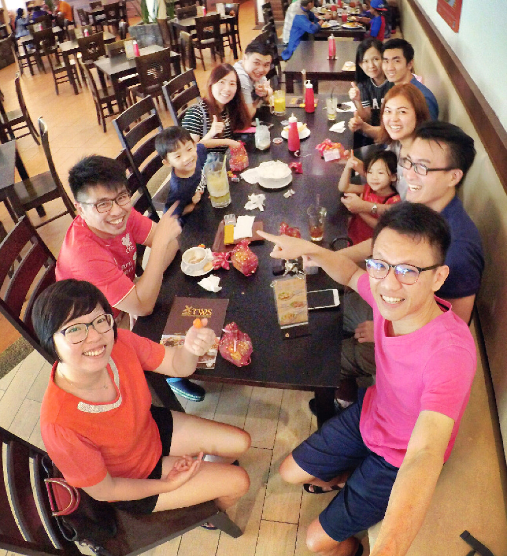 chinese-new-year-2017-friends-gathering-raymond-ong-effye-ang-alyvn-lim-tory-tan-grace-teo-hoe-koon-kiang-bella-phei-at-batu-pahat-johor-malaysia-a01-%e6%96%b0%e6%98%a5%e5%bf%ab%e4%b9%90