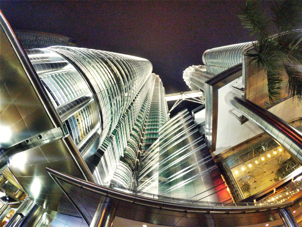 klcc-menara-kembar-kuala-lumpur-malaysia-raymond-ong-and-effye-ang-effye-media-online-advertising-website-development-education-online-media-creation-photography-%e9%a9%ac%e6%9d%a5%e8%a5%bf%e4%ba%9a