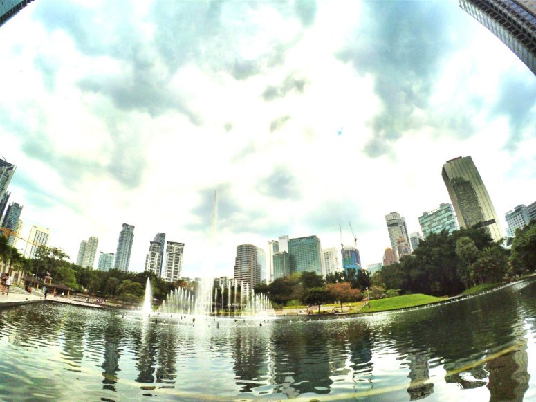 klcc-menara-kembar-kuala-lumpur-malaysia-raymond-ong-and-effye-ang-effye-media-online-advertising-website-development-education-online-media-creation-photography-%e9%a9%ac%e6%9d%a5%e8%a5%bf%e4%ba%9a