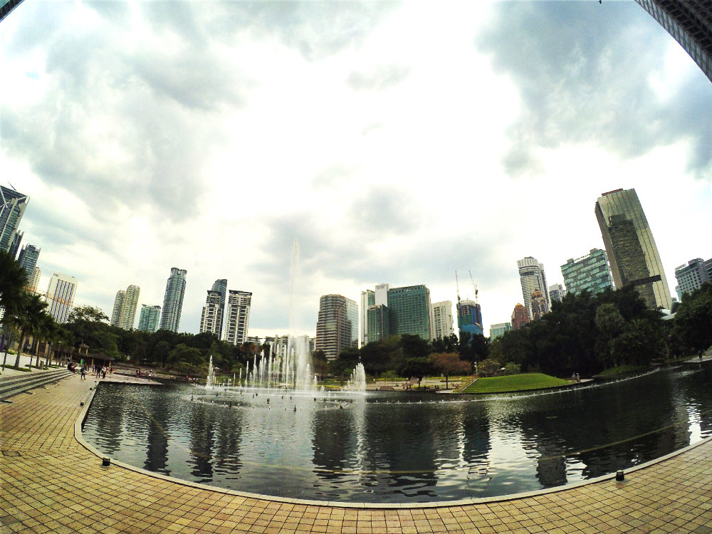 klcc-menara-kembar-kuala-lumpur-malaysia-raymond-ong-and-effye-ang-effye-media-online-advertising-website-development-education-online-media-creation-photography-%e9%a9%ac%e6%9d%a5%e8%a5%bf%e4%ba%9a