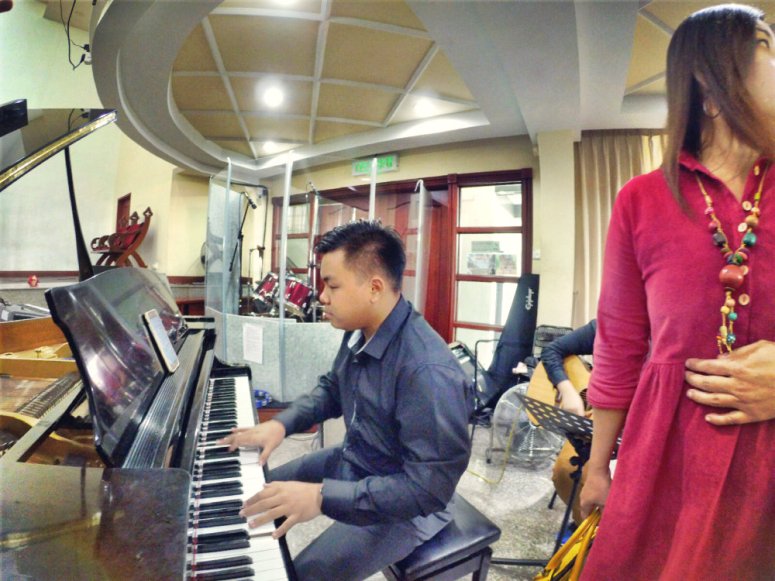 batu-pahat-church-wedding-tory-tan-and-elaine-teo-joyful-happiness-wedding-day-at-saving-grace-church-raymond-ong-effye-ang-effye-media-online-advertising-website-development-business-education-a30