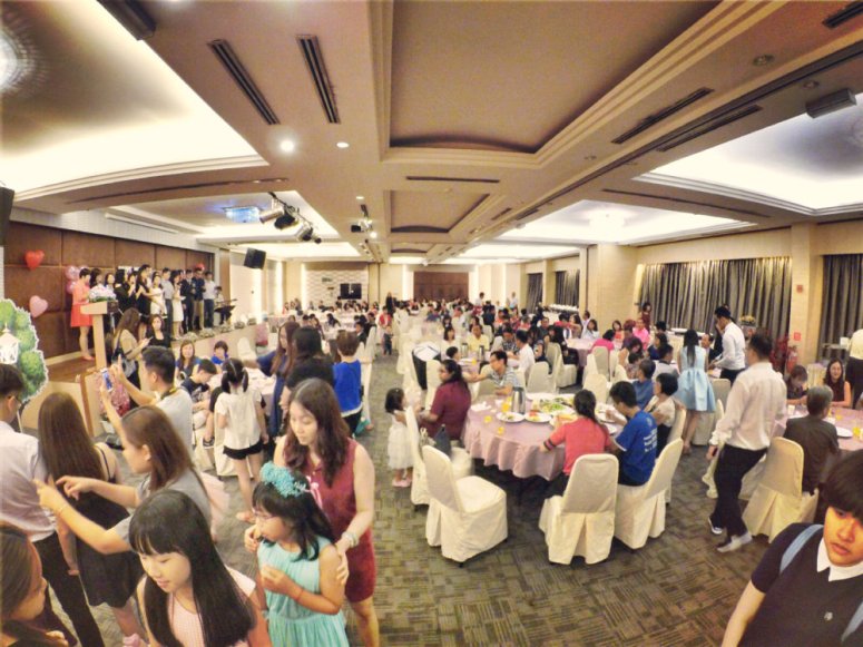 batu-pahat-church-wedding-tory-tan-and-elaine-teo-joyful-happiness-wedding-day-at-saving-grace-church-raymond-ong-effye-ang-effye-media-online-advertising-website-development-business-education-a54