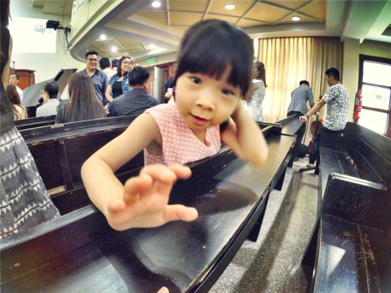 batu-pahat-church-wedding-tory-tan-and-elaine-teo-joyful-happiness-wedding-day-at-saving-grace-church-raymond-ong-effye-ang-effye-media-online-advertising-website-development-business-education-b20