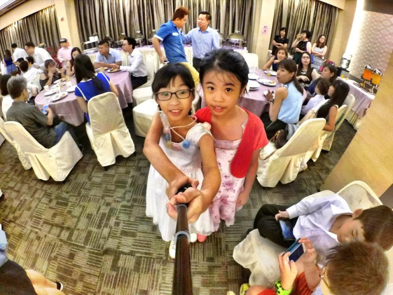 batu-pahat-church-wedding-tory-tan-and-elaine-teo-joyful-happiness-wedding-day-at-saving-grace-church-raymond-ong-effye-ang-effye-media-online-advertising-website-development-business-education-b24