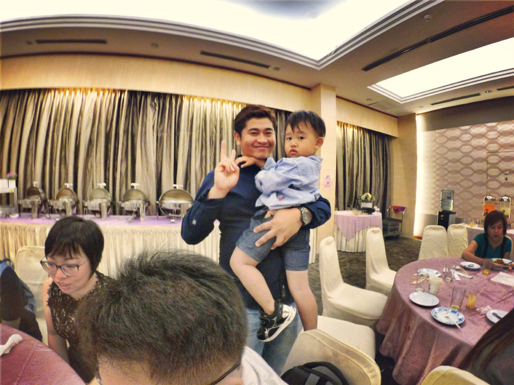 batu-pahat-church-wedding-tory-tan-and-elaine-teo-joyful-happiness-wedding-day-at-saving-grace-church-raymond-ong-effye-ang-effye-media-online-advertising-website-development-business-education-b35