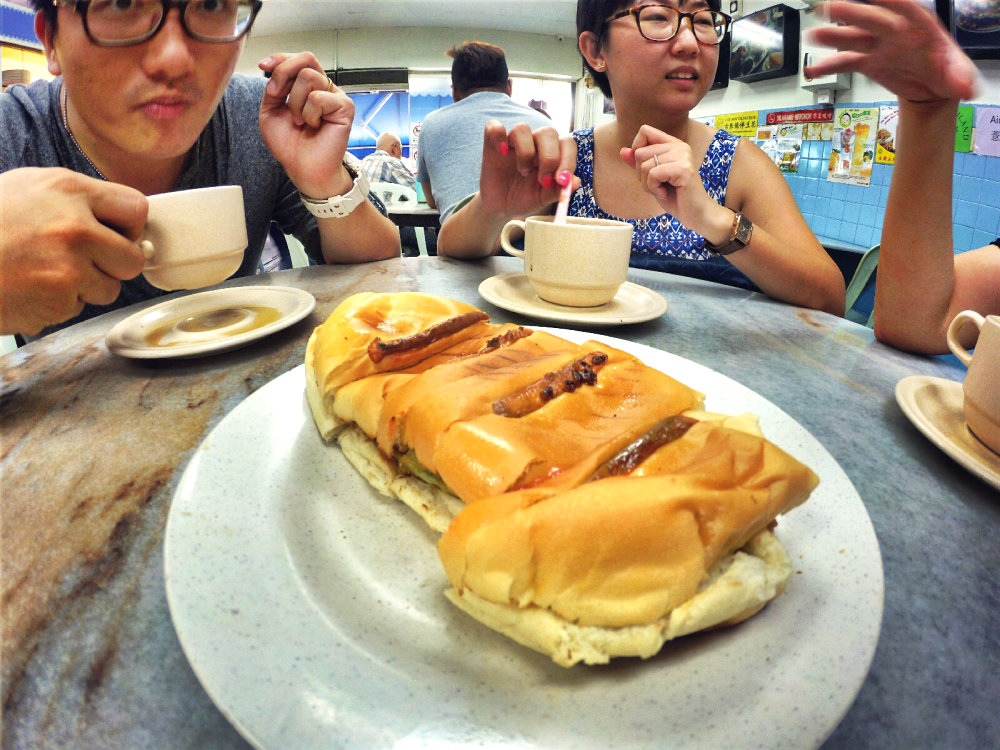 chinese-new-year-2017-friends-gathering-at-batu-pahat-han-kee-bakery-bakery-cake-house-with-raymond-ong-effye-ang-keith-kuang-hui-san-effye-media-online-advertising-batu-pahat-johor-malaysia-a03