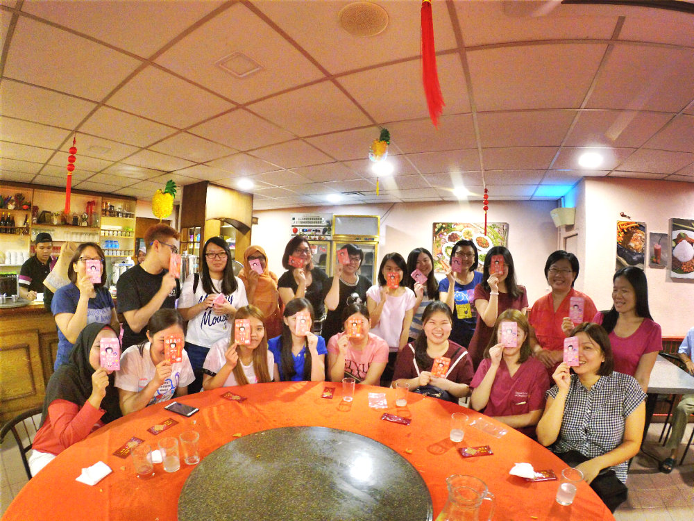 chinese-new-year-2017-malaysia-johor-batu-pahat-family-care-dental-surgery-dental-care-new-year-startup-dinner-at-daddy-village-raymond-ong-effye-ang-effye-media-online-advertising-web-dev-a13