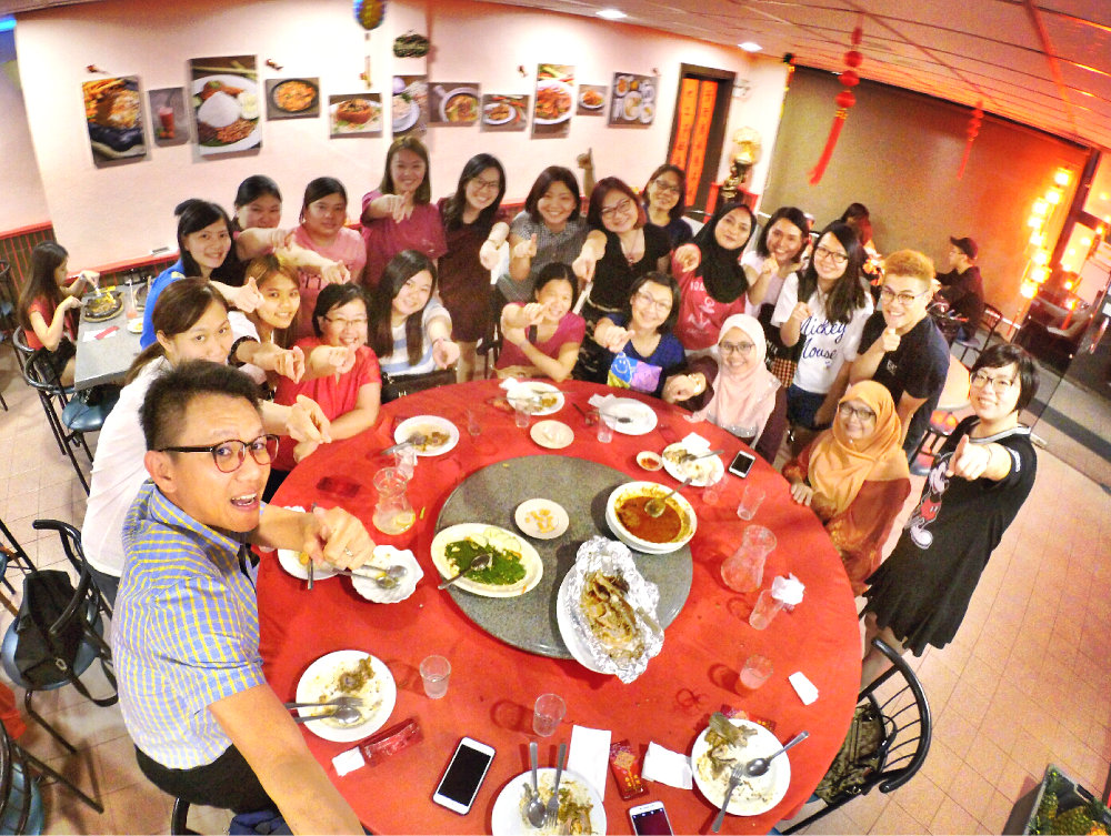 chinese-new-year-2017-malaysia-johor-batu-pahat-family-care-dental-surgery-dental-care-new-year-startup-dinner-at-daddy-village-raymond-ong-effye-ang-effye-media-online-advertising-web-dev-a06