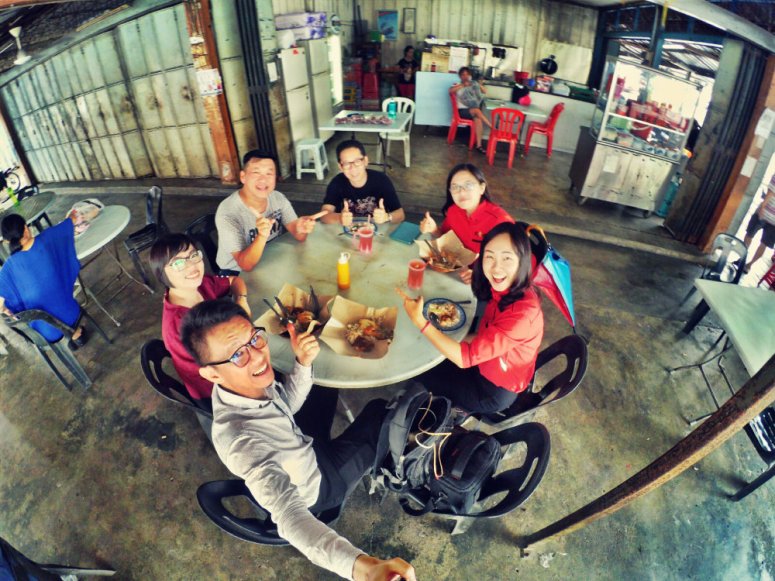 Johor Pekan Nanas Nenes Alfred Law Genesis Raymond Ong Effye Ang Pinky Ning Estella Onn Choo Yee Liang Lunch and Meeting Effye Media Online Advertising A01