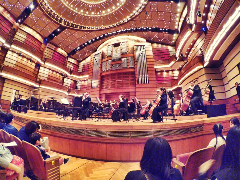 Malaysia Kuala Lumpur Malaysian Philharmonic Orchestra MPO Roberto Abbado Conductor Sergej Krylov Violin Berlioz Paganini Boccherini Berio Mendelssohn Raymond Ong Effye Ang Online Advert