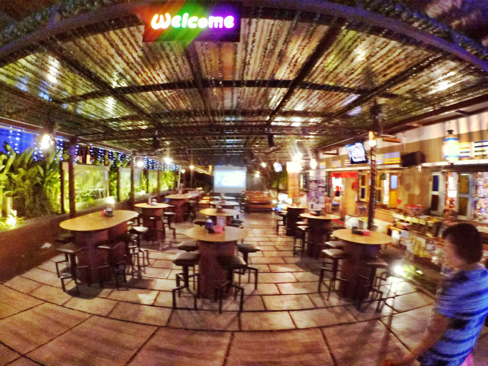 Dinner at Roundabout Kopitiam Cafe Batu Pahat Johor Malaysia Raymond Ong Effye Ang Effye Media Online Advertising Website Development Johor Msia A02