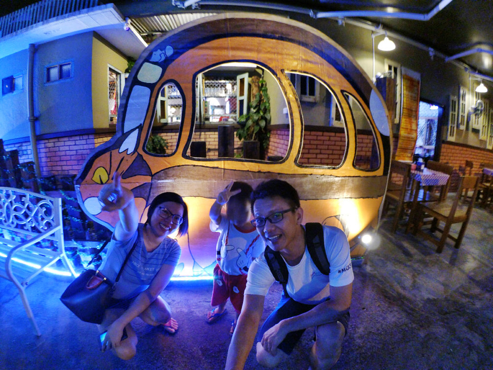 Dinner at Roundabout Kopitiam Cafe Batu Pahat Johor Malaysia Raymond Ong Effye Ang Effye Media Online Advertising Website Development Johor Msia A07